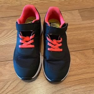 🛑Nike Velcro Shoes